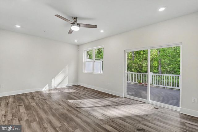 238 WATERSTONE RD, Essex, MD 21221
