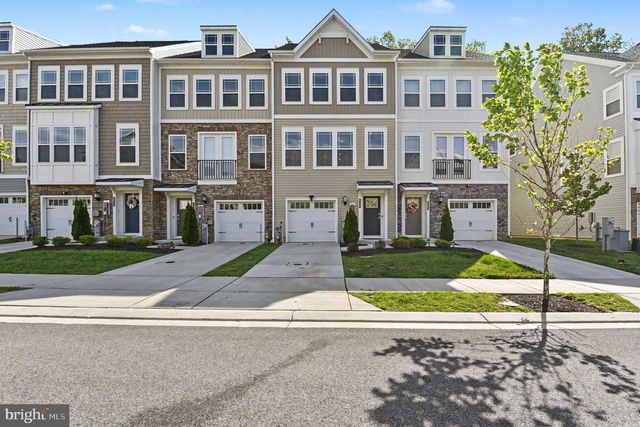 238 WATERSTONE RD, Essex, MD 21221