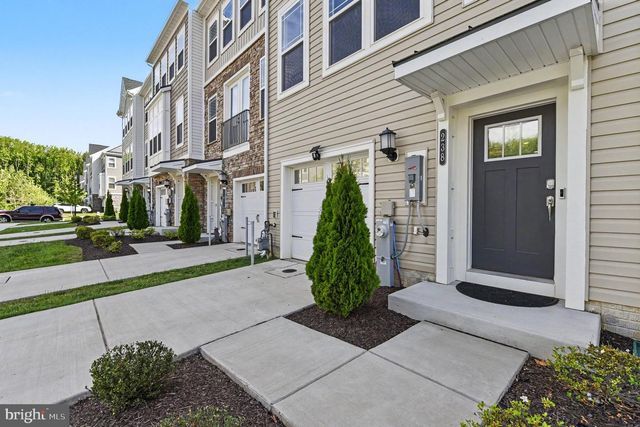 238 WATERSTONE RD, Essex, MD 21221