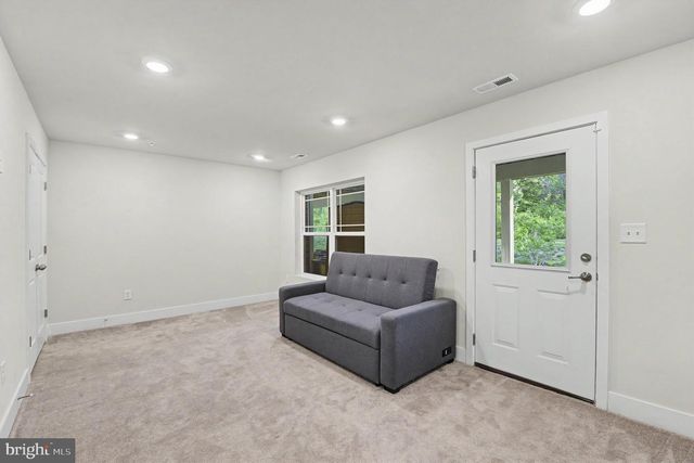 238 WATERSTONE RD, Essex, MD 21221