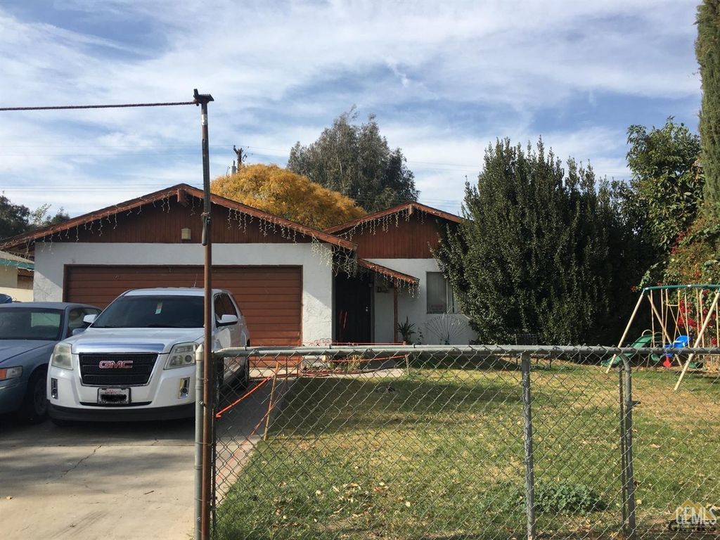 9008 Cheryl Street, Lamont, CA 93241