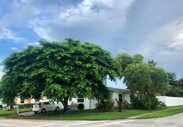 301 5TH Street, Jupiter, FL 33458