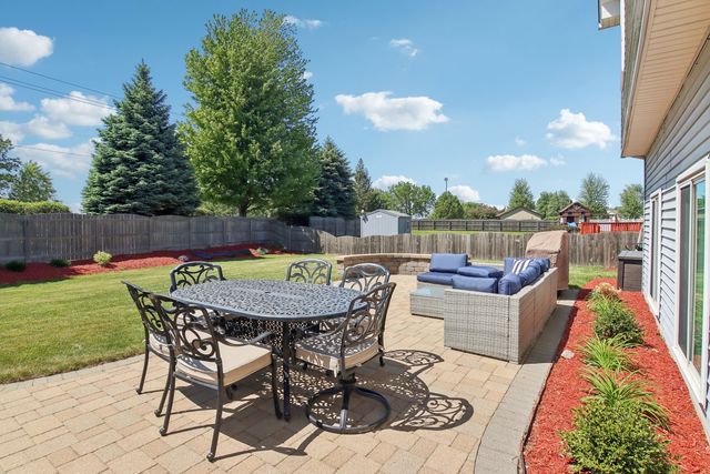 24339 W Apple Tree Lane, Plainfield, IL 60585