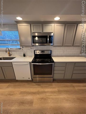 1885 West Boulevard, Berkley, MI 48072