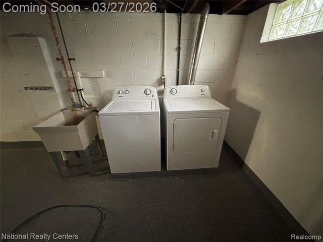 1885 West Boulevard, Berkley, MI 48072