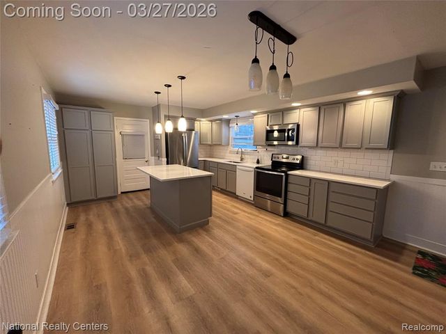 1885 West Boulevard, Berkley, MI 48072