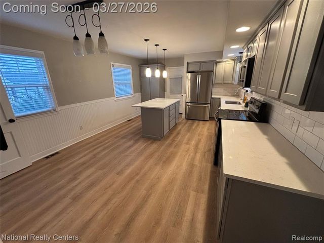 1885 West Boulevard, Berkley, MI 48072