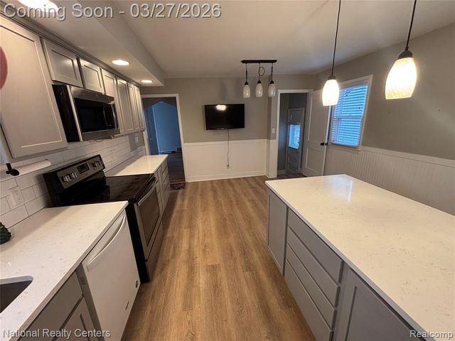 1885 West Boulevard, Berkley, MI 48072