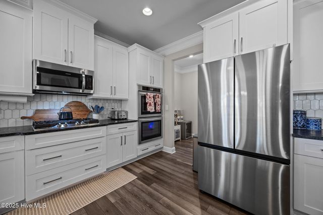 2225 Three Oaks Drive, Greenville, NC 27858