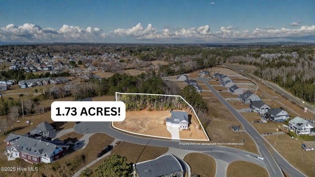 2225 Three Oaks Drive, Greenville, NC 27858