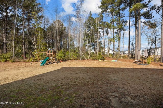 2225 Three Oaks Drive, Greenville, NC 27858