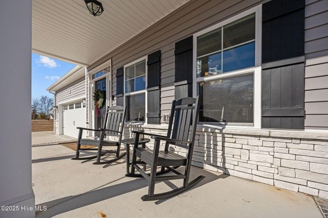 2225 Three Oaks Drive, Greenville, NC 27858