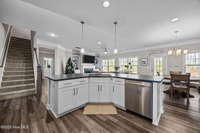 2225 Three Oaks Drive, Greenville, NC 27858