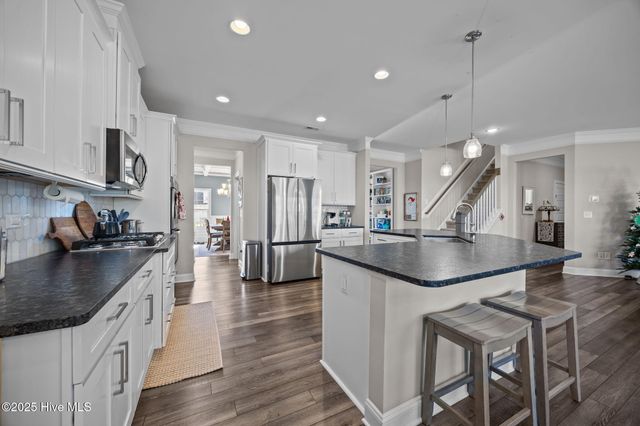 2225 Three Oaks Drive, Greenville, NC 27858