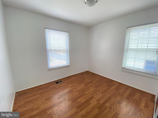 8900 SHAMROCK CT, Springfield, VA 22152