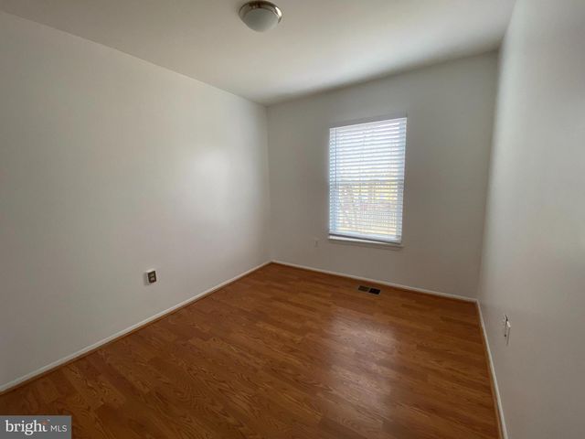 8900 SHAMROCK CT, Springfield, VA 22152