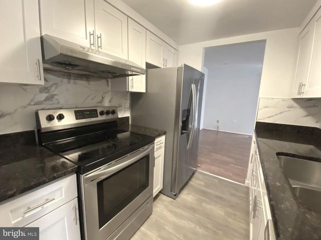 8900 SHAMROCK CT, Springfield, VA 22152