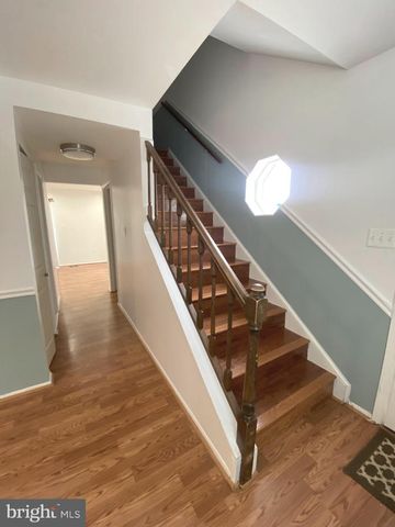 8900 SHAMROCK CT, Springfield, VA 22152