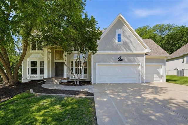 2634 SW Wintervalley Drive, Lee's Summit, MO 64081