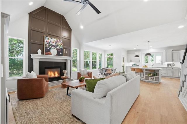 2634 SW Wintervalley Drive, Lee's Summit, MO 64081