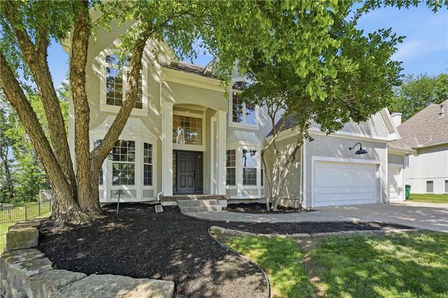 2634 SW Wintervalley Drive, Lee's Summit, MO 64081
