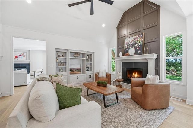2634 SW Wintervalley Drive, Lee's Summit, MO 64081