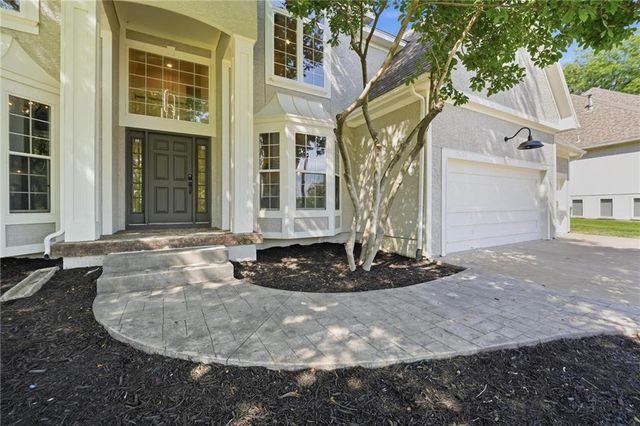 2634 SW Wintervalley Drive, Lee's Summit, MO 64081