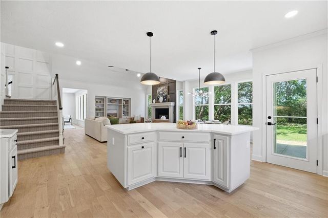 2634 SW Wintervalley Drive, Lee's Summit, MO 64081