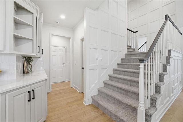 2634 SW Wintervalley Drive, Lee's Summit, MO 64081