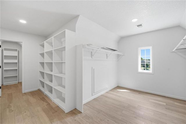 2634 SW Wintervalley Drive, Lee's Summit, MO 64081