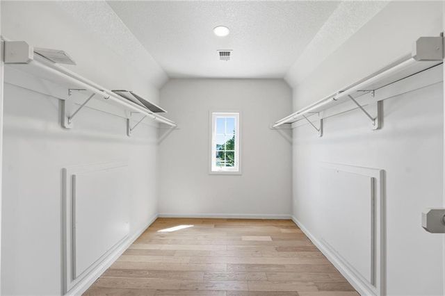 2634 SW Wintervalley Drive, Lee's Summit, MO 64081
