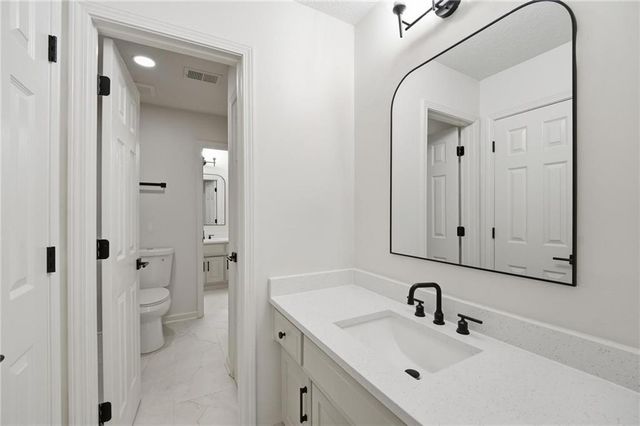 2634 SW Wintervalley Drive, Lee's Summit, MO 64081