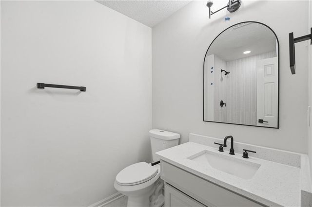 2634 SW Wintervalley Drive, Lee's Summit, MO 64081