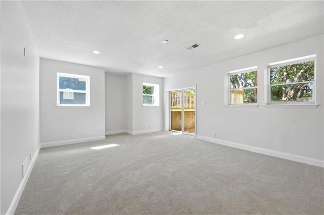 2634 SW Wintervalley Drive, Lee's Summit, MO 64081