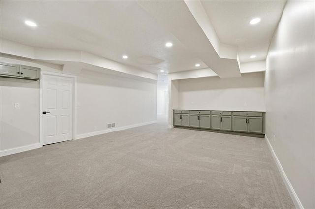 2634 SW Wintervalley Drive, Lee's Summit, MO 64081