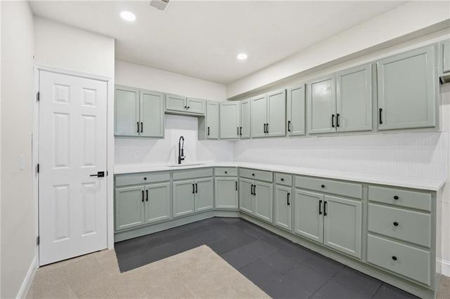 2634 SW Wintervalley Drive, Lee's Summit, MO 64081
