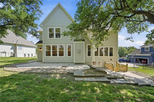 2634 SW Wintervalley Drive, Lee's Summit, MO 64081