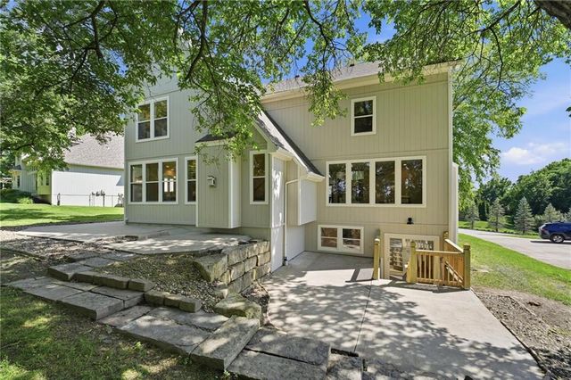 2634 SW Wintervalley Drive, Lee's Summit, MO 64081