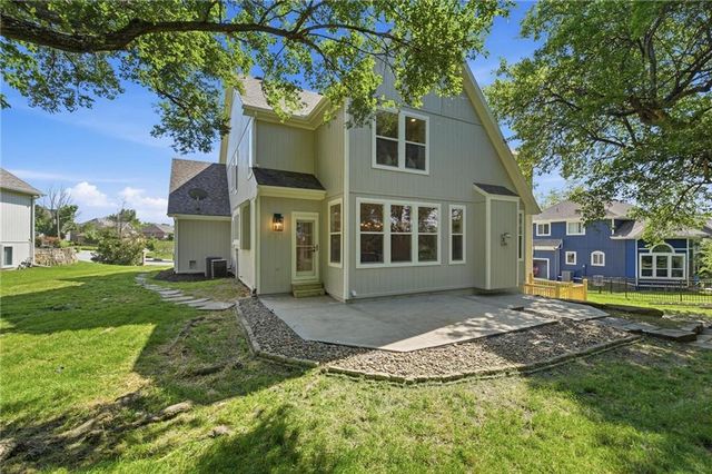 2634 SW Wintervalley Drive, Lee's Summit, MO 64081