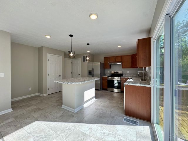 2905 Pine Leaf Court, Hamilton, OH 45103