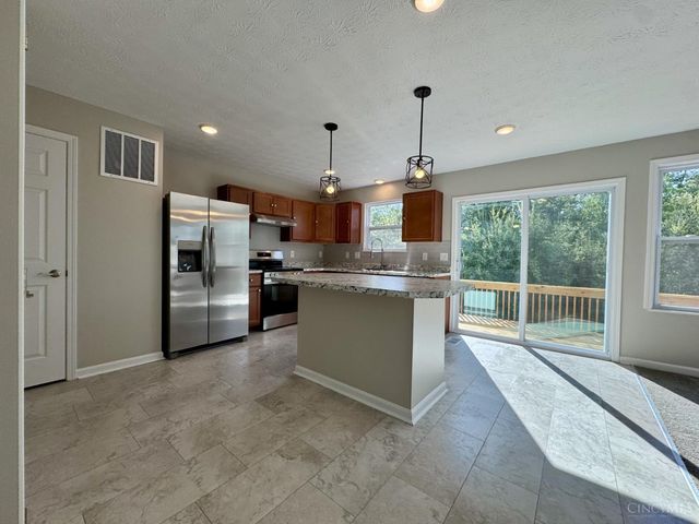 2905 Pine Leaf Court, Hamilton, OH 45103