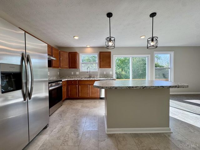 2905 Pine Leaf Court, Hamilton, OH 45103