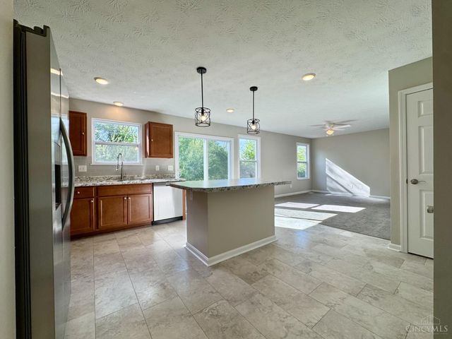 2905 Pine Leaf Court, Hamilton, OH 45103