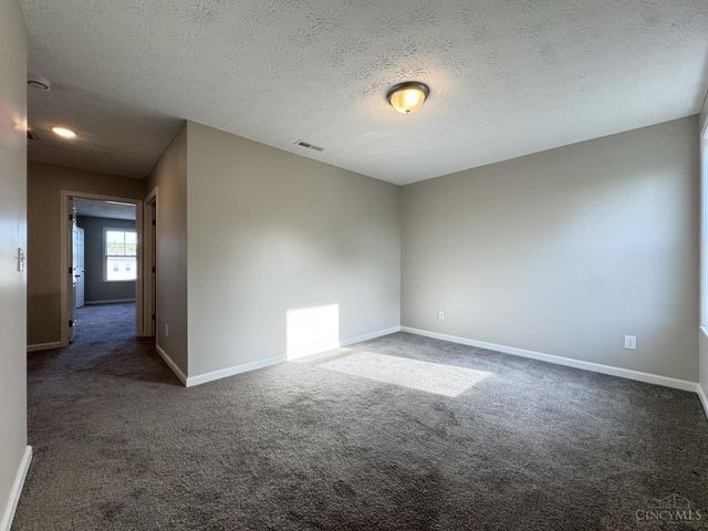 2905 Pine Leaf Court, Hamilton, OH 45103