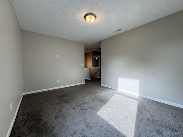 2905 Pine Leaf Court, Hamilton, OH 45103