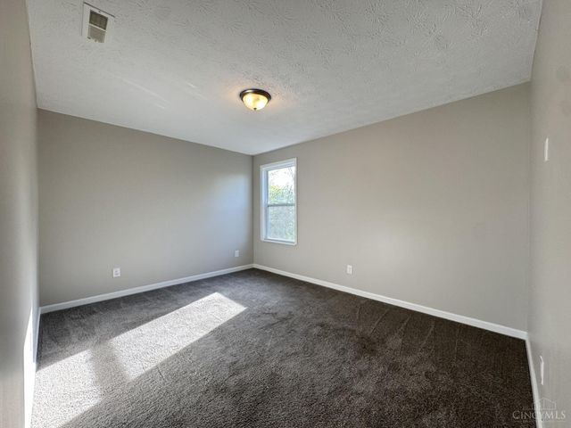 2905 Pine Leaf Court, Hamilton, OH 45103