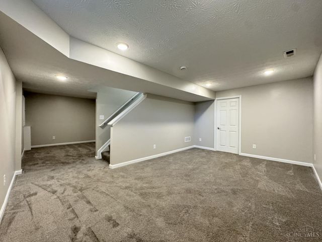 2905 Pine Leaf Court, Hamilton, OH 45103