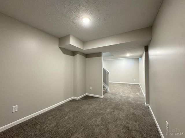 2905 Pine Leaf Court, Hamilton, OH 45103