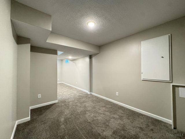 2905 Pine Leaf Court, Hamilton, OH 45103