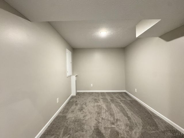 2905 Pine Leaf Court, Hamilton, OH 45103